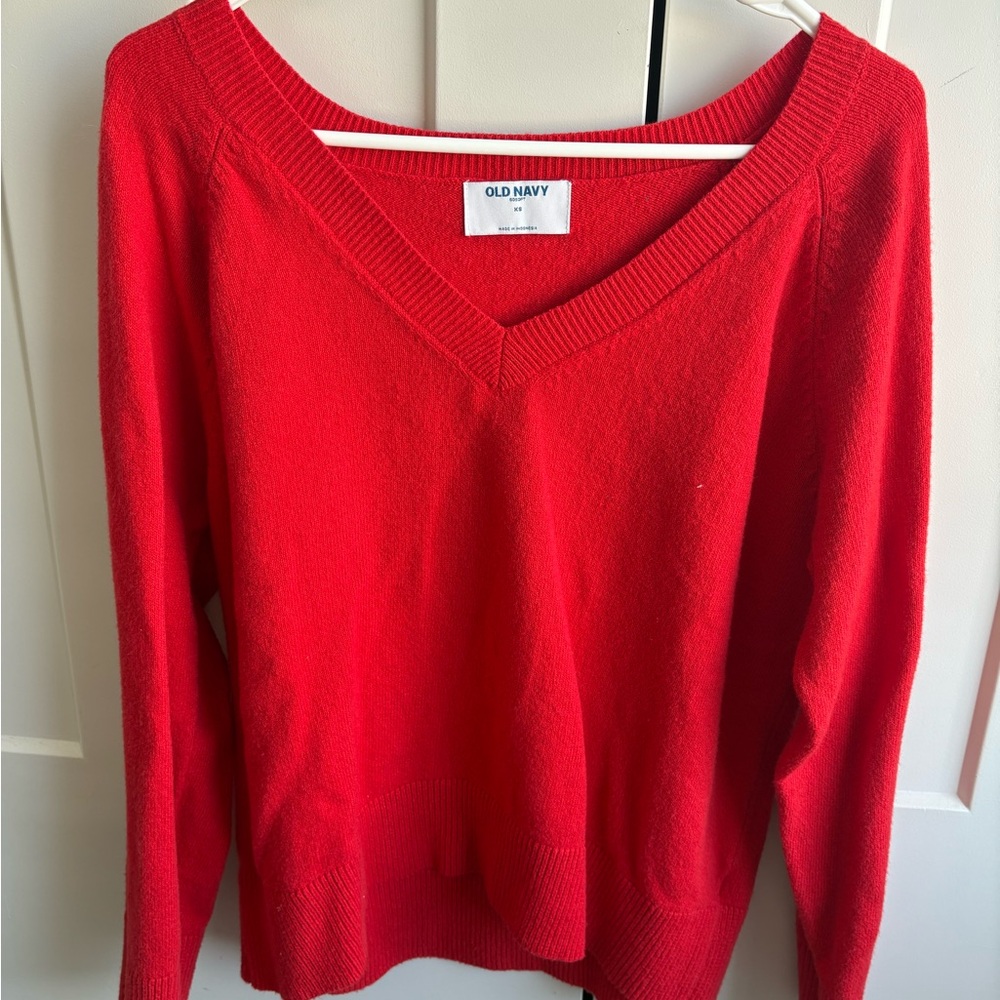 Old Navy Women's Bright Red V-Neck Sweater
